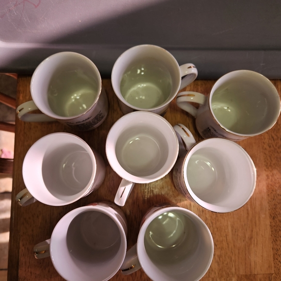 Vintage Norman Rockwell Set of 8 Cups 1982 - Picture 7 of 16